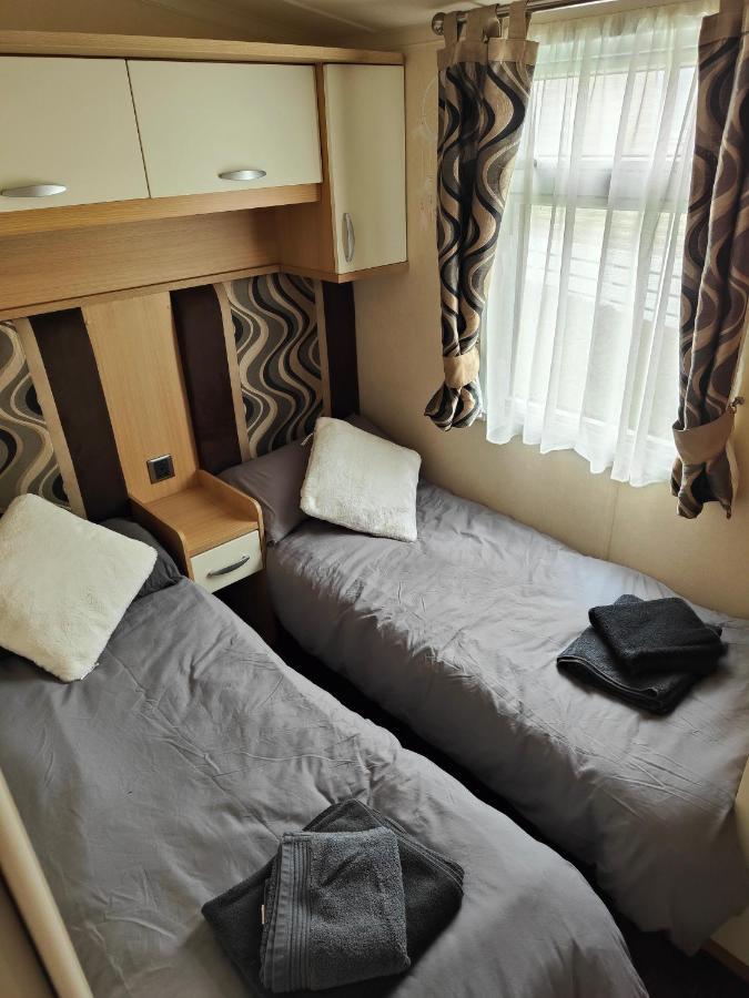 Holiday Home Sleeps Six Saint Leonards Eksteriør bilde