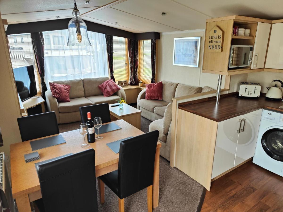 Holiday Home Sleeps Six Saint Leonards Eksteriør bilde